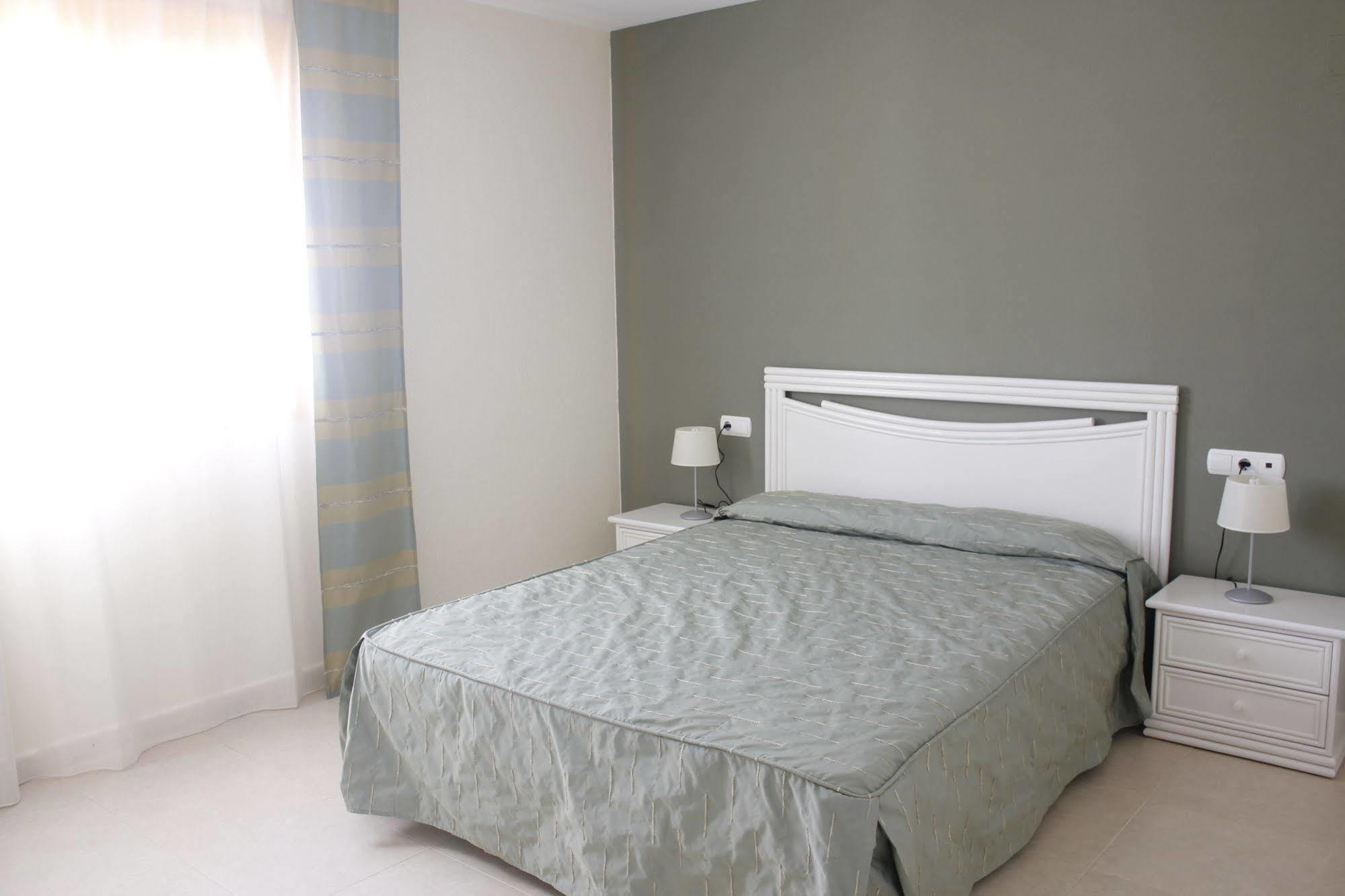 Apartamentos Ambar Beach Unitursa กัลเป ภายนอก รูปภาพ
