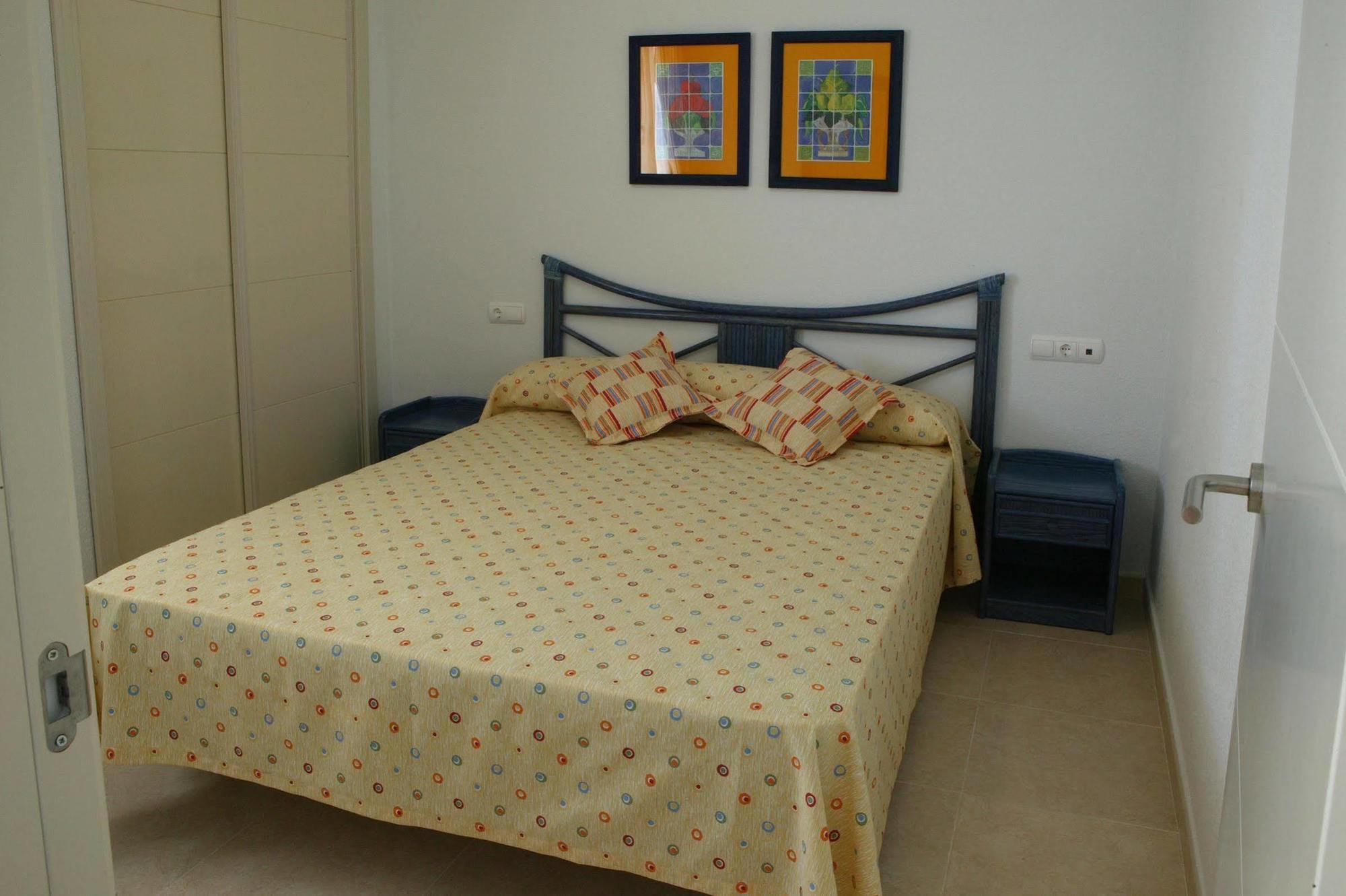 Apartamentos Ambar Beach Unitursa กัลเป ภายนอก รูปภาพ